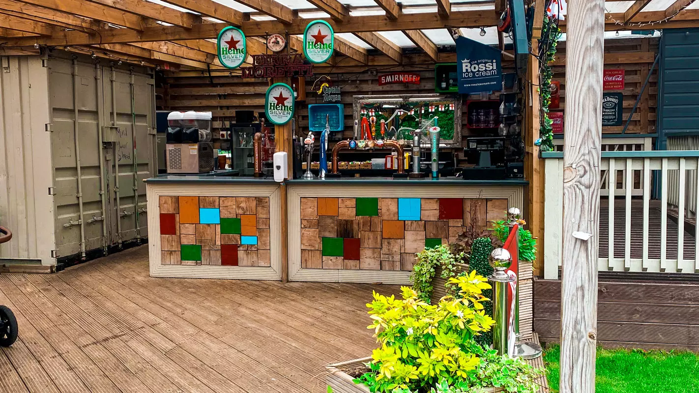 Container Pub